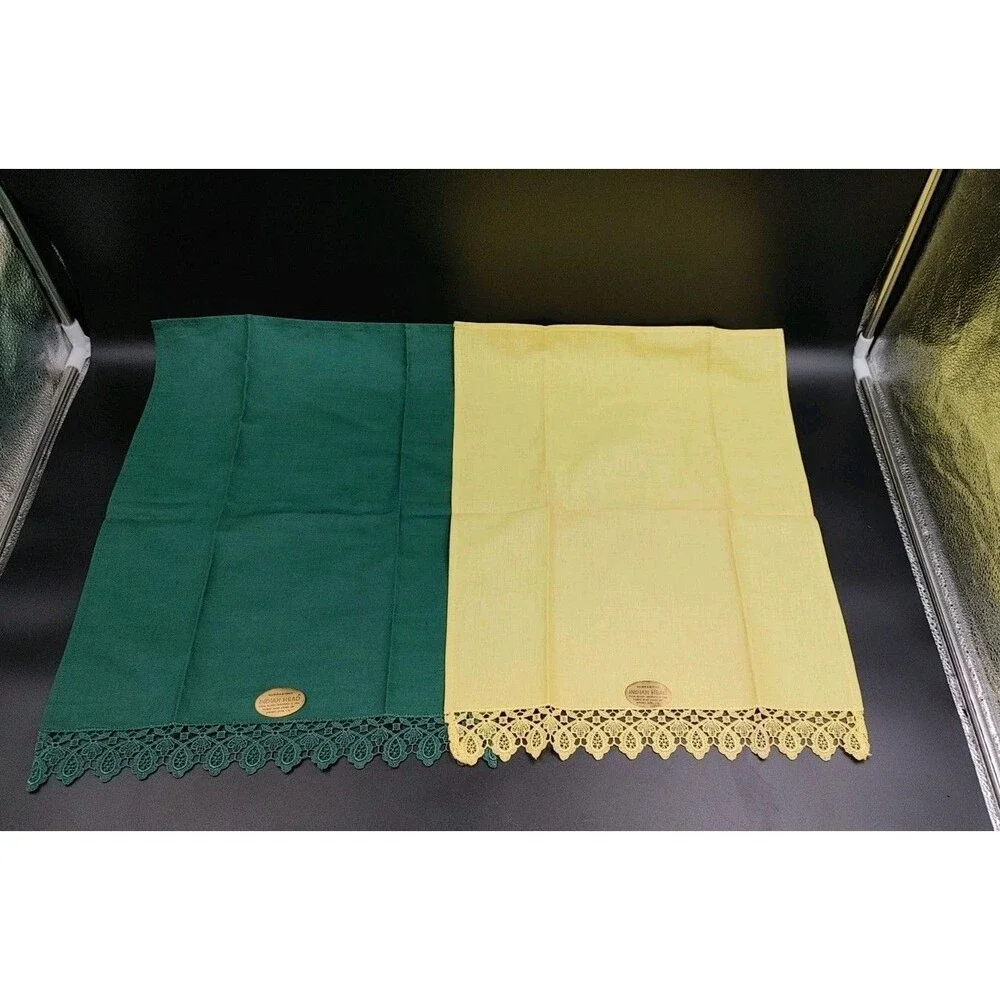 VTG New Mixed Pair 2 Indian Head Linen Napkins Green Yellow Lace Edge